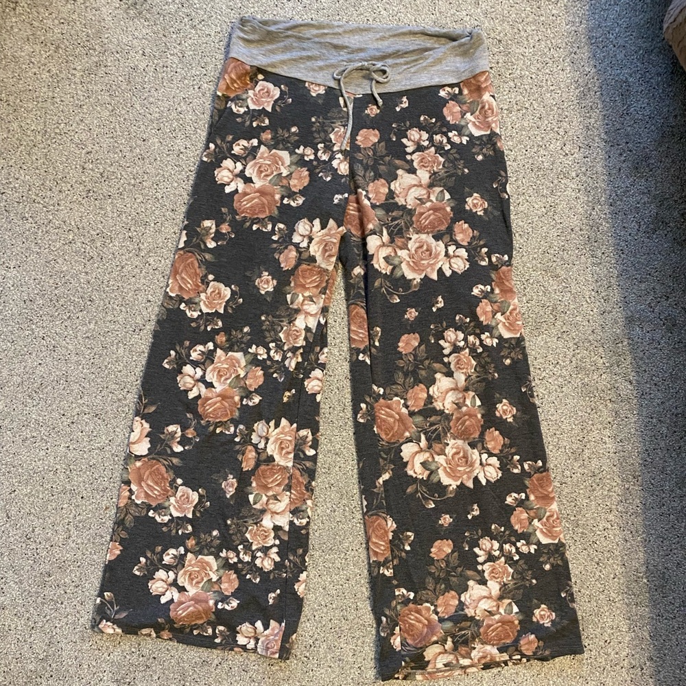 Floral maternity pant